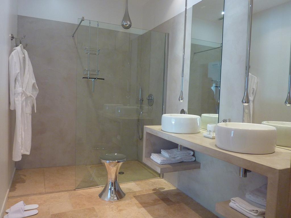 Bed and Breakfast Les Mazets Du Luberon Puget Habitación foto