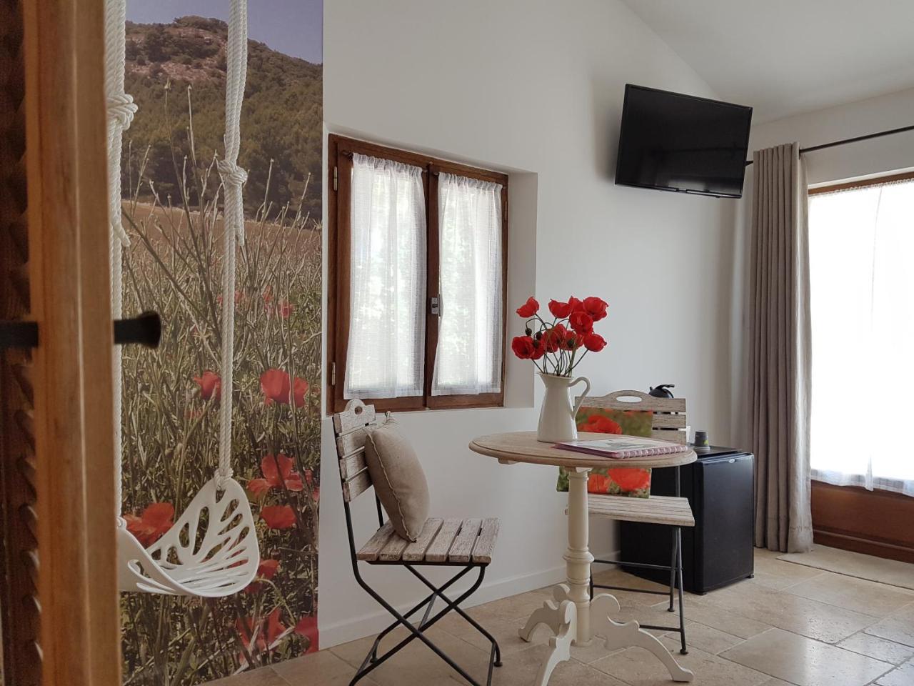 Bed and Breakfast Les Mazets Du Luberon Puget Exterior foto