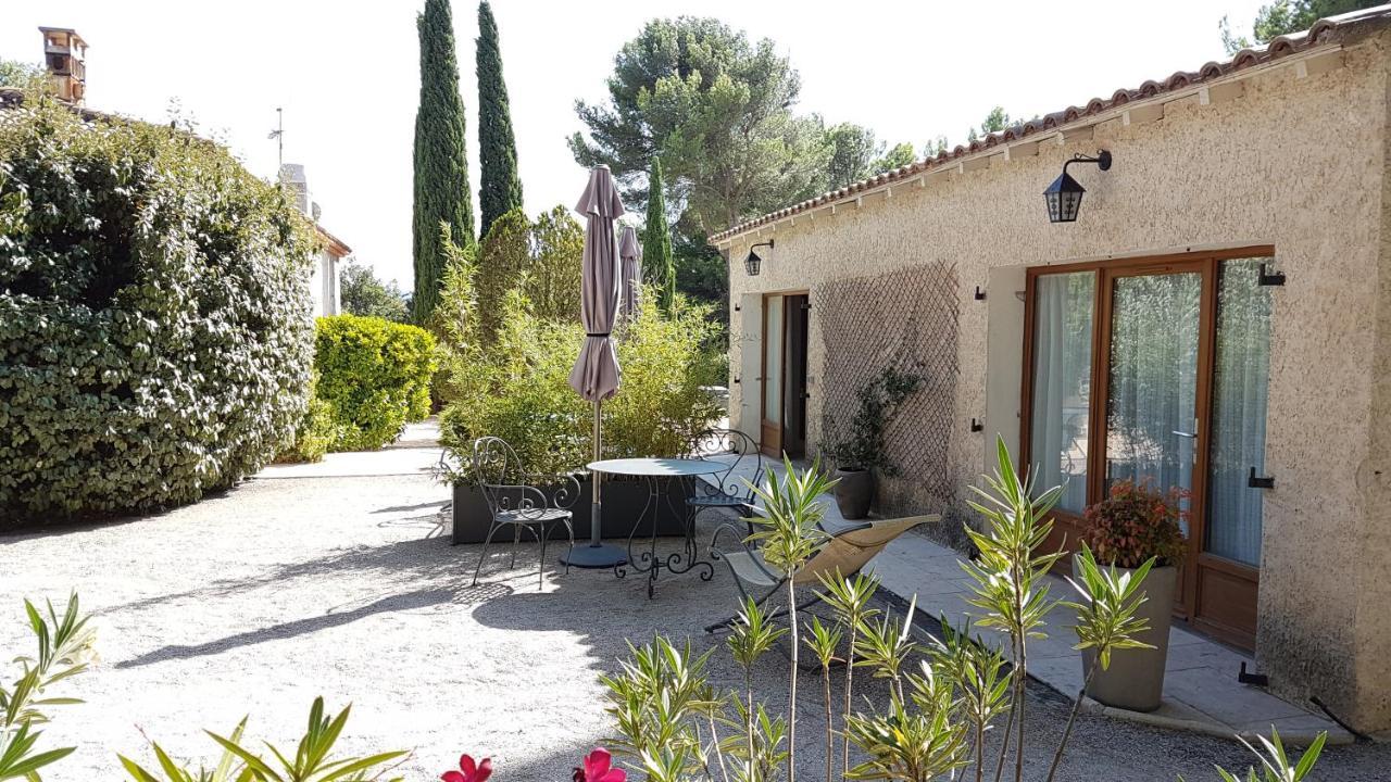 Bed and Breakfast Les Mazets Du Luberon Puget Exterior foto